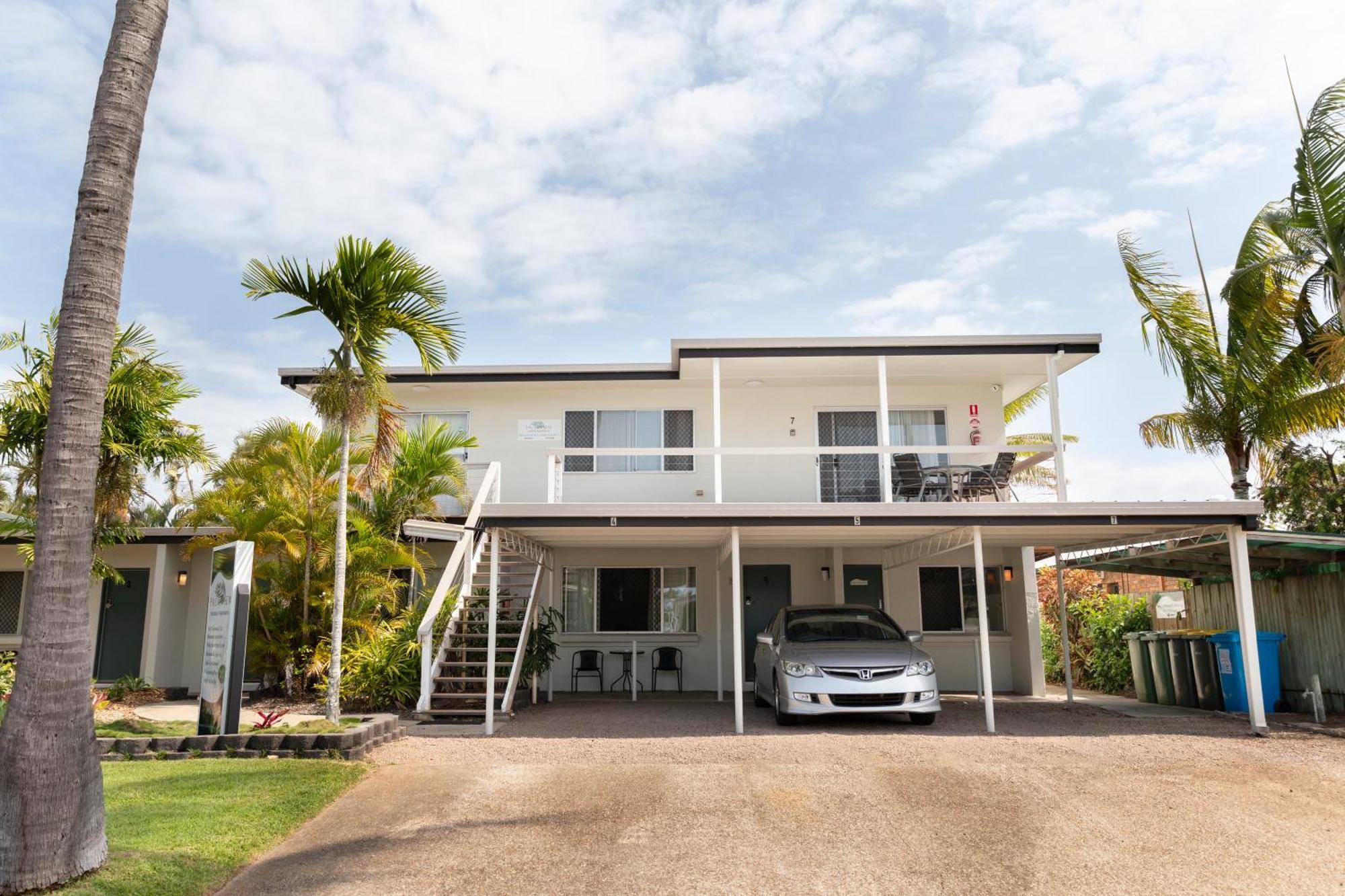 Palm View Holiday Apartments Bowen Eksteriør billede